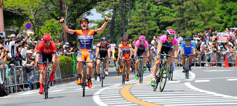 優勝はニコラス・マリーニ