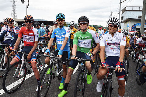 ジャージ着用４選手