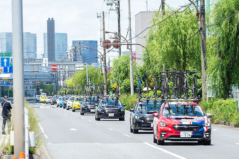 チームカー車列