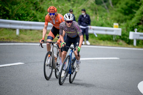 Left/Carter Bettles (Victoire Hiroshima), Right/Kevin McCambridge (Trinity Racing)