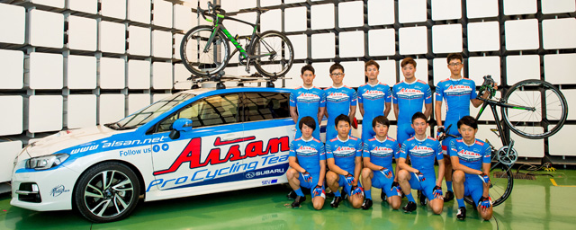 AISAN RACING TEAM 100311_08.jpg